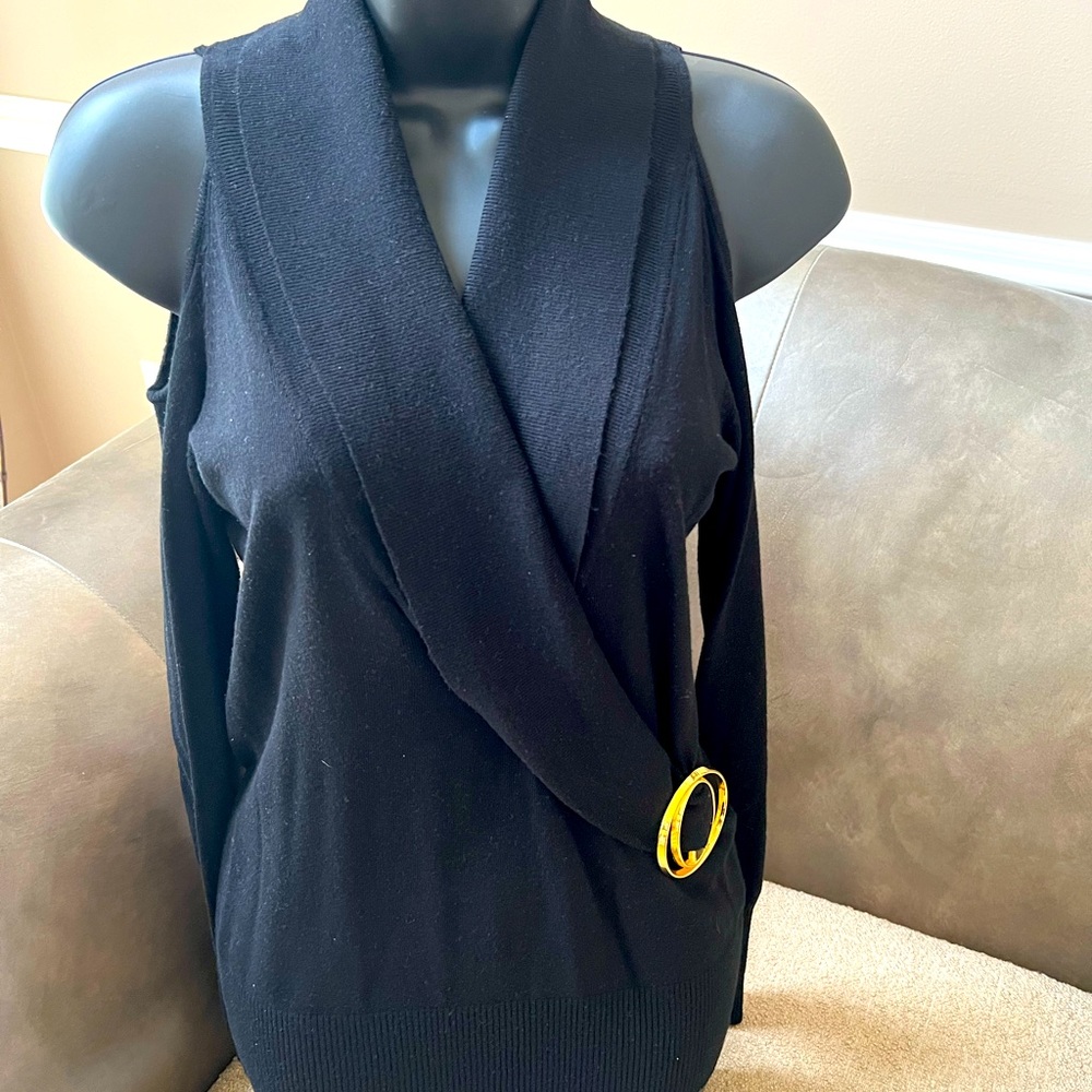 Cache Cold Shoulder Top w/ Gold Buckle
Size S
Black 
$30 or BEST OFFER